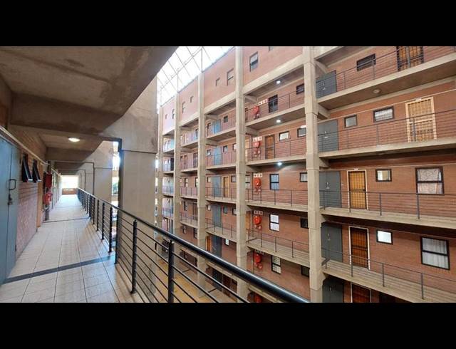 1 BEDROOM PROPERTY TO RENT IN BRAAMFONTEIN